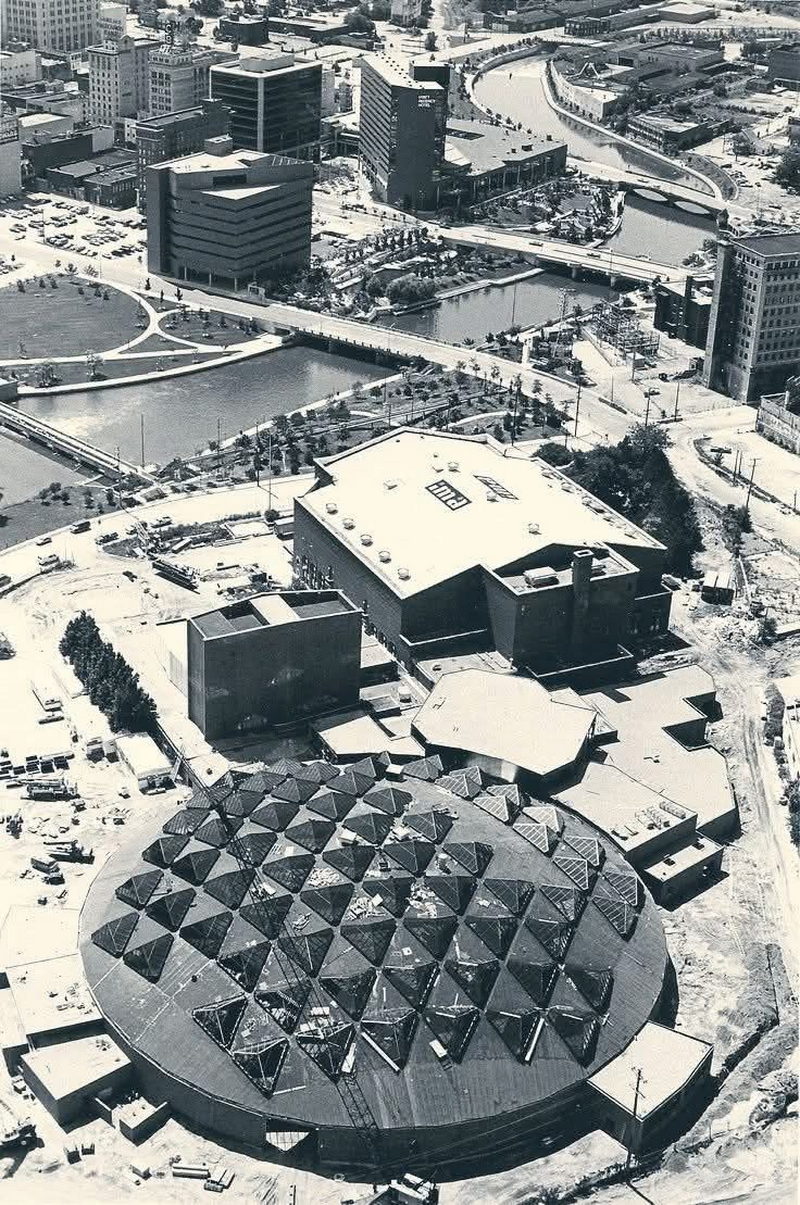 AutoWorld (Six Flags AutoWorld) - Old Photo